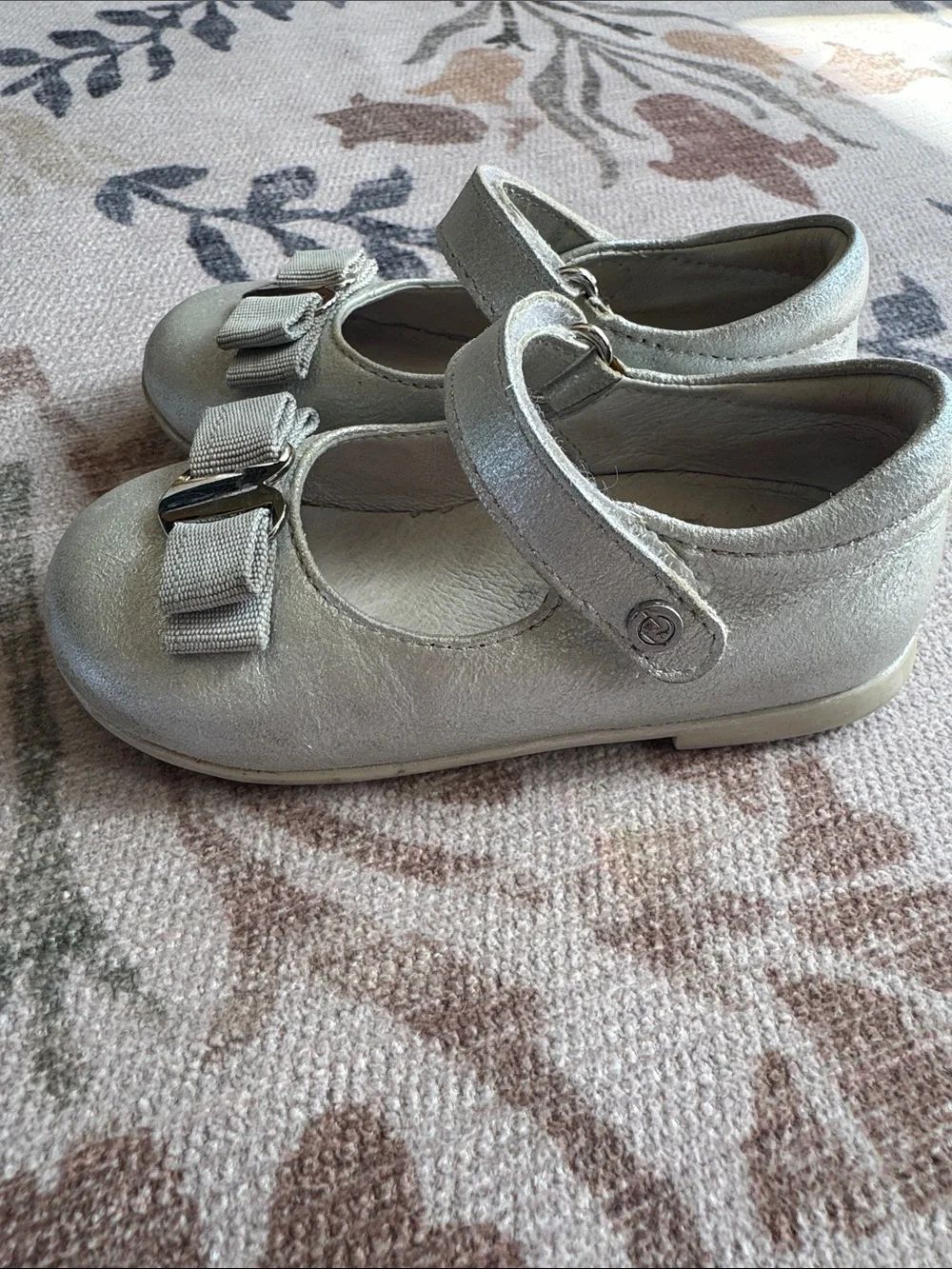 Naturino Girls Metallic Silver Mary Jane Shoes with Bow size 22